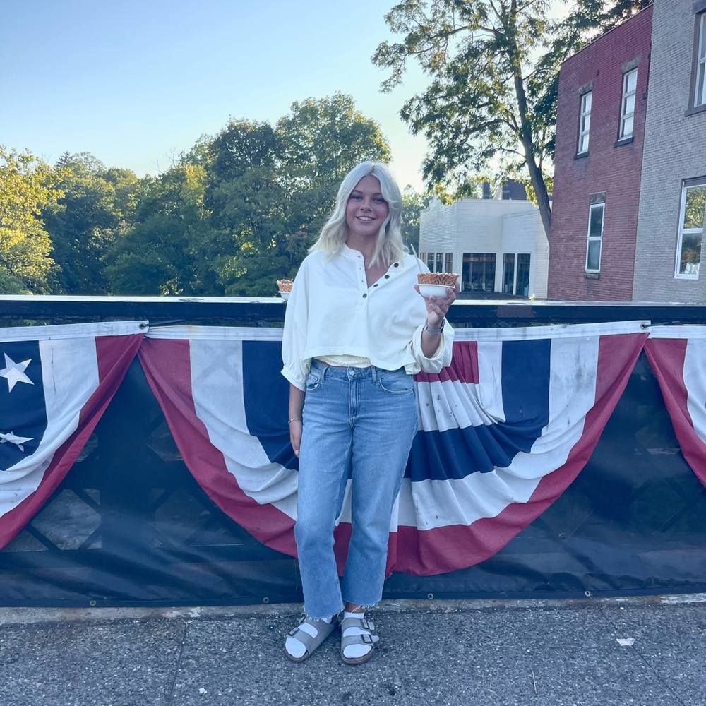 Meet your Posher, Ella